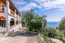 Vallias Seaview Apartments by Konnect