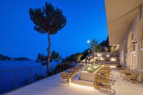 Akrotiri Beach Resort Hotel