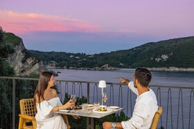 Akrotiri Beach Resort Hotel