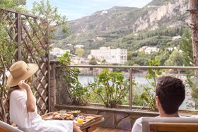 Akrotiri Beach Resort Hotel