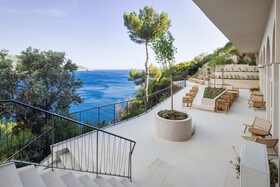 Akrotiri Beach Resort Hotel