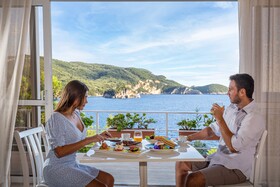 Akrotiri Beach Resort Hotel