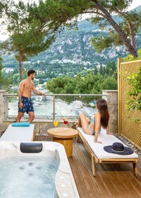 Akrotiri Beach Resort Hotel