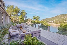 Akrotiri Beach Resort Hotel