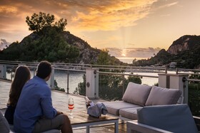 Akrotiri Beach Resort Hotel