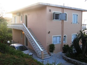 Apostolos & Eleni Family Apartments