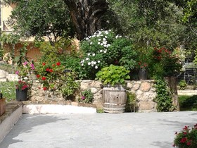 Apostolos & Eleni Family Apartments