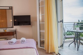 Brentanos Apartments