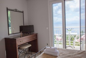 Brentanos Apartments