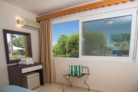 Brentanos Apartments