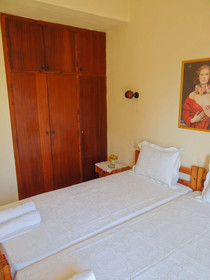 Eleni's Apartments & Studios