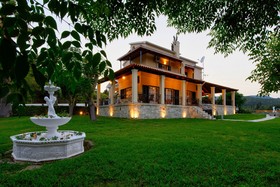 Grand Villa Roubana
