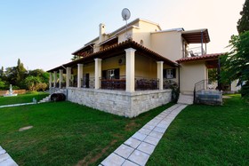 Grand Villa Roubana