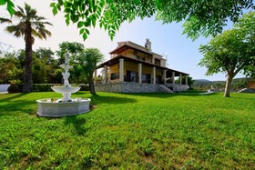 Grand Villa Roubana
