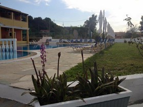 Alexis Pool Apartments