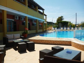 Alexis Pool Apartments