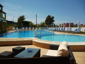Alexis Pool Apartments