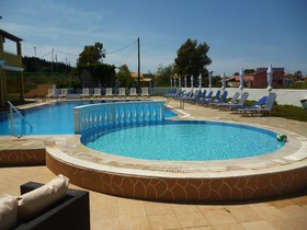 Alexis Pool Apartments