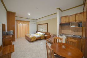 Angelina’s Hotel & Apartments