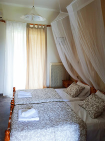 Antzela Apartments