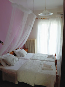 Antzela Apartments