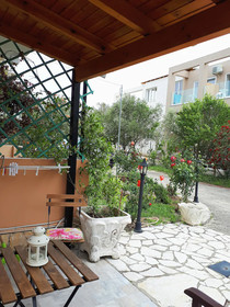 Antzela Apartments