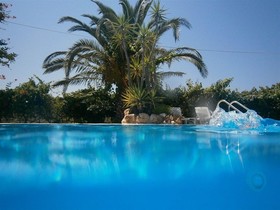 Chrysanthy Apartments