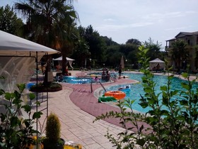 Damia Hotel & Apartments