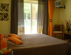 Damia Hotel & Apartments