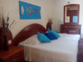 Damia Hotel & Apartments