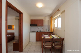 Damia Hotel & Apartments