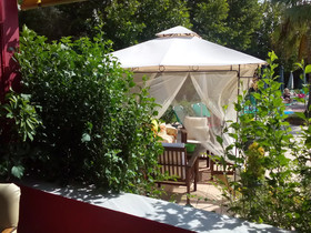 Damia Hotel & Apartments
