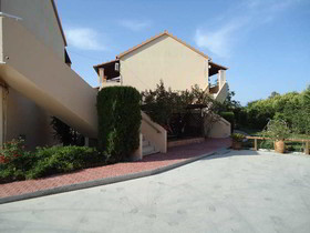 Eleni Apartments