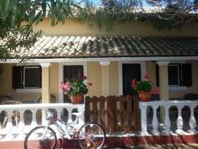 Eleni Family Apartments
