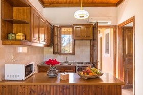 Nikos Pool Apartments - Upper Floor