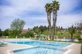 Nikos Pool Apartments - Upper Floor