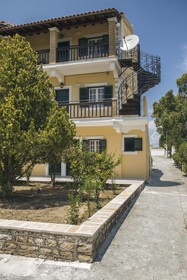 Potamos Apartments