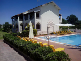 Villa Del Sol Apartments
