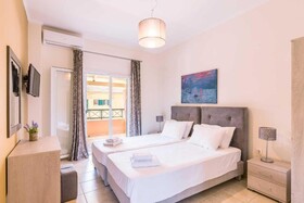 Bella de Lux Apts