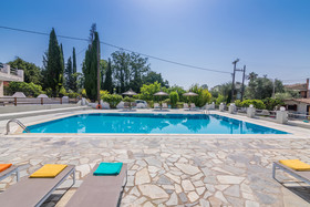Dominoes Hotel Apartments