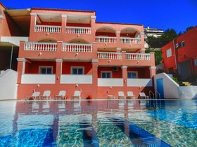 Paradiso Apartments