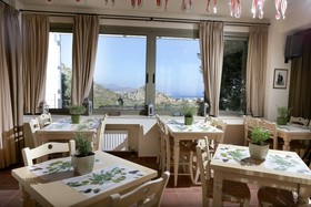 Mourtzanakis Residence
