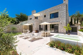 Dalabelos Estate