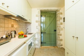 Dalabelos Estate