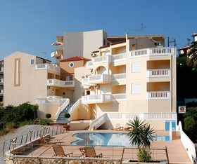 Apelia Hotel