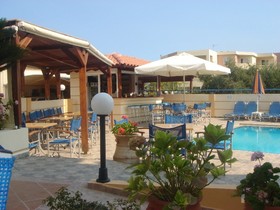 Dias Studios & Apartments