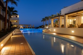 Giannoulis Santa Marina Plaza