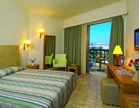 Santa Marina Beach Hotel