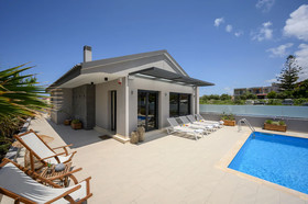 Sun Ray Beach Life Villa