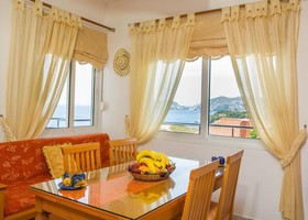 Evita Beach Apartments